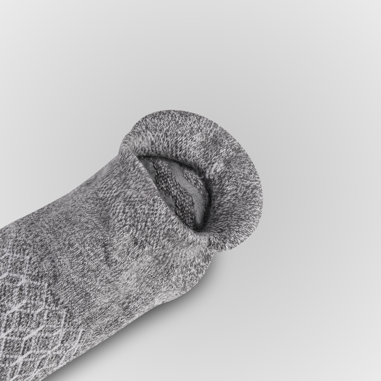 View of the rubber band Organic Cotton Ankle Tab Grip Socks