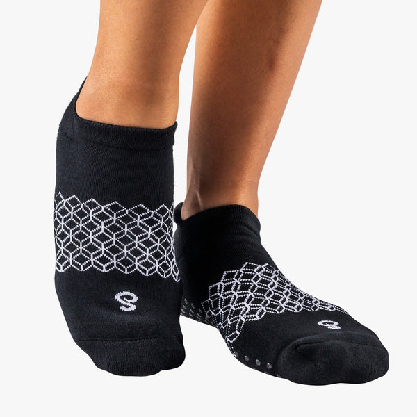 1pair Gray Yoga Socks For Women Short Length Soft Professional